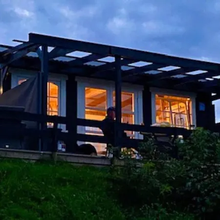 Badehuset, Harmony, With Private Hemnes